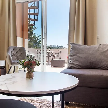 Apartment With Solarium In